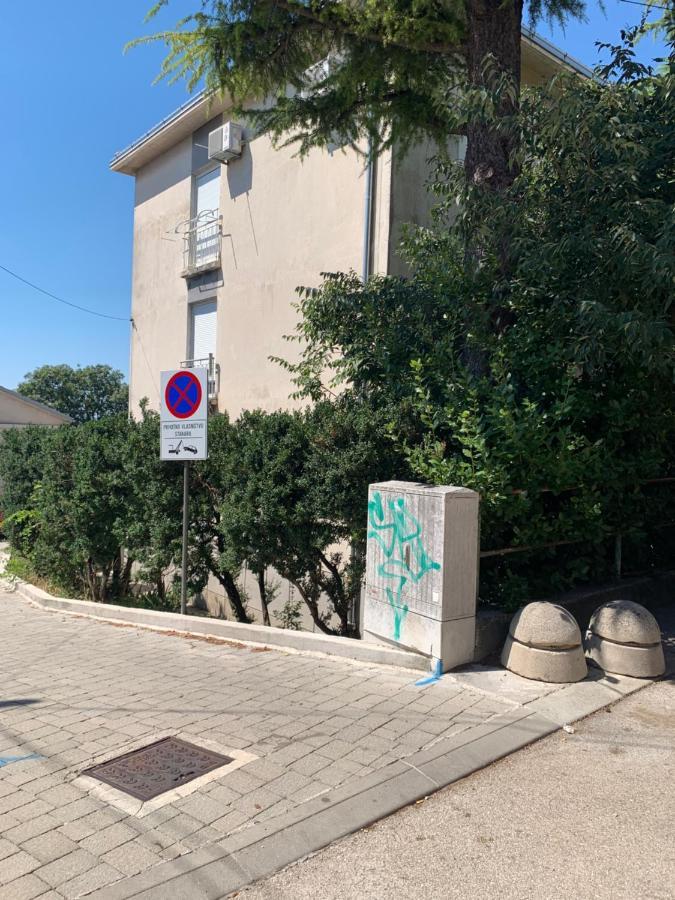 Sanela- Apartman Za Bezbrizan Odmor Crikvenica Eksteriør billede