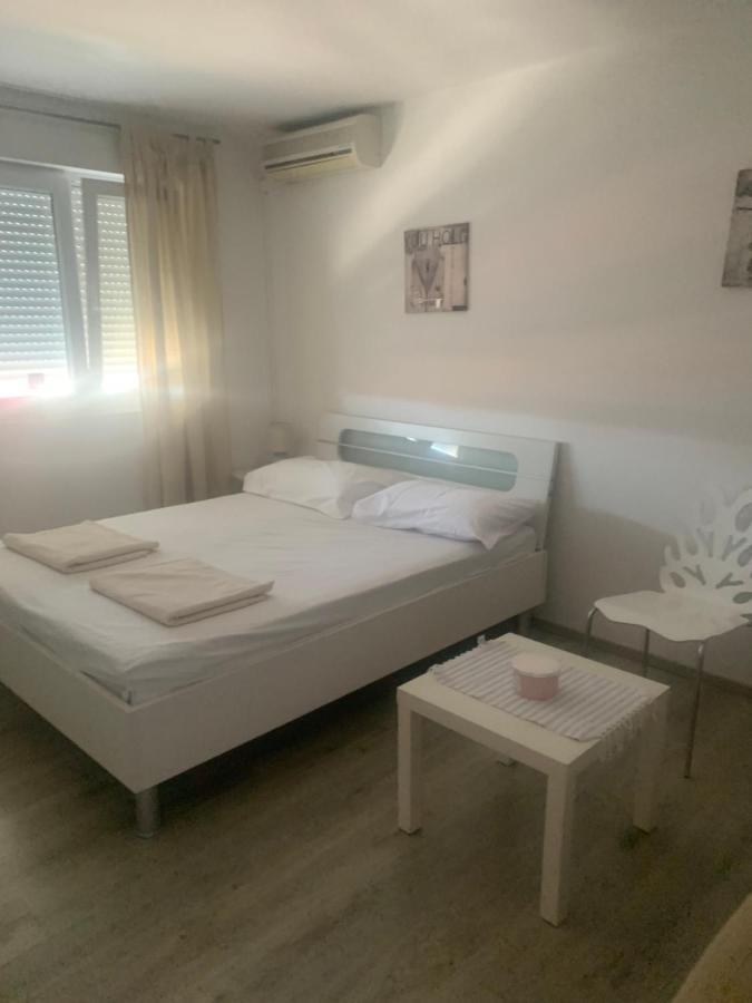 Sanela- Apartman Za Bezbrizan Odmor Crikvenica Eksteriør billede