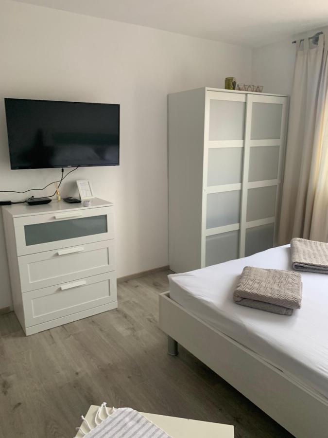 Sanela- Apartman Za Bezbrizan Odmor Crikvenica Eksteriør billede